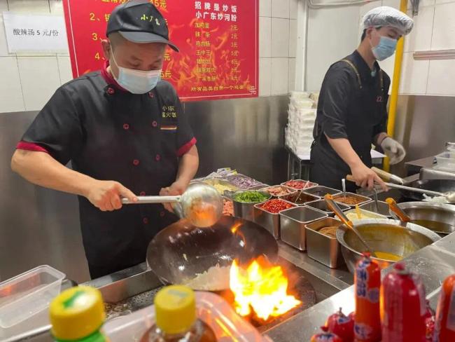 “猛火炒飯”憑啥“火”?