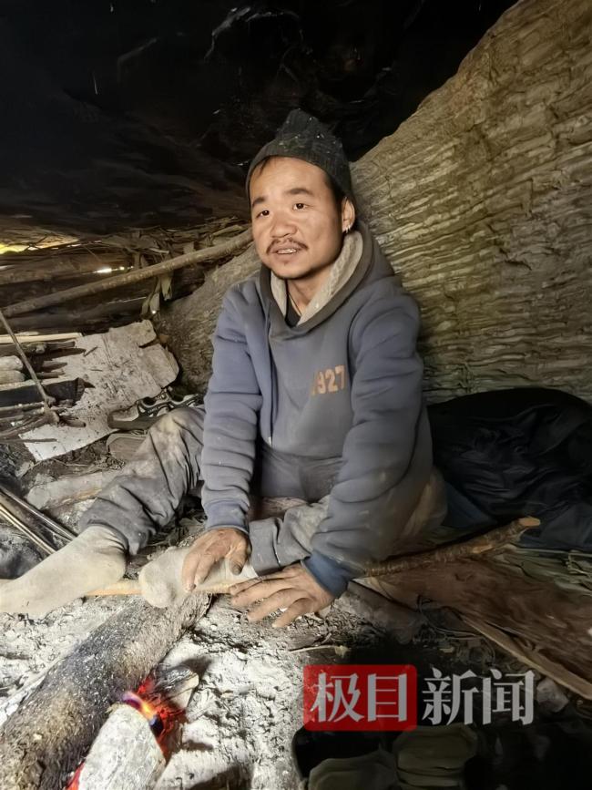 实探荒野求生选手“苗王”的庇护所