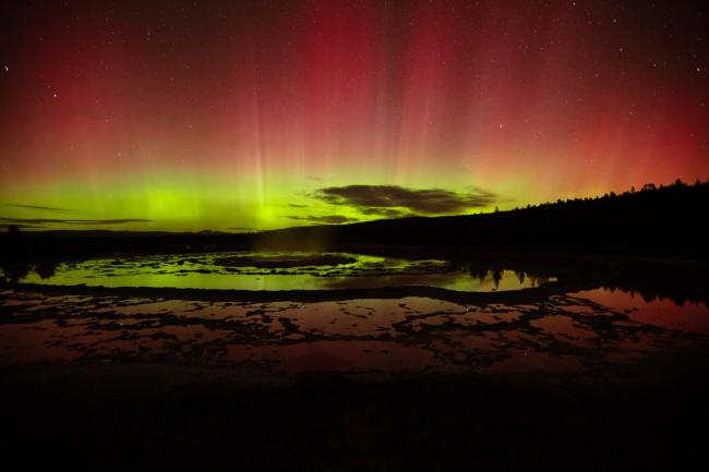 北京内蒙等地现罕见极光现象，特大地磁暴造访地球有何影响 科学奇观揭秘