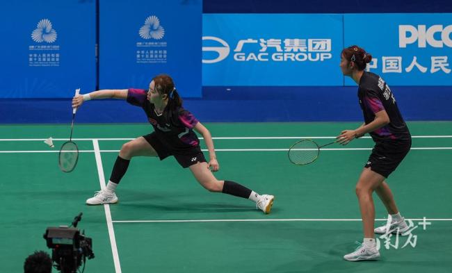 浙江羽毛球队女团3∶0夺金 国手竞技显实力