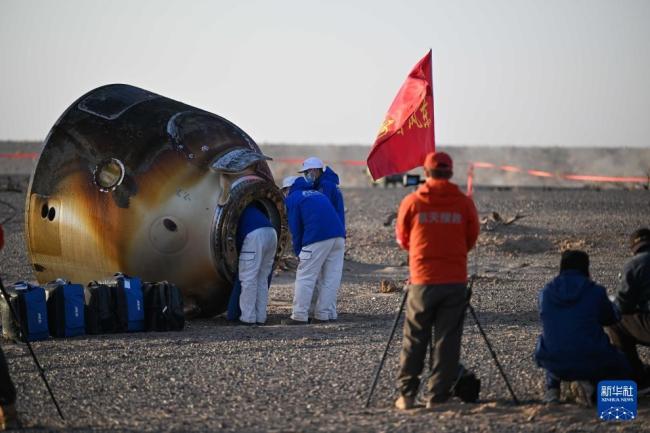 神二十乘组返回任务取得圆满成功 航天员安全出舱