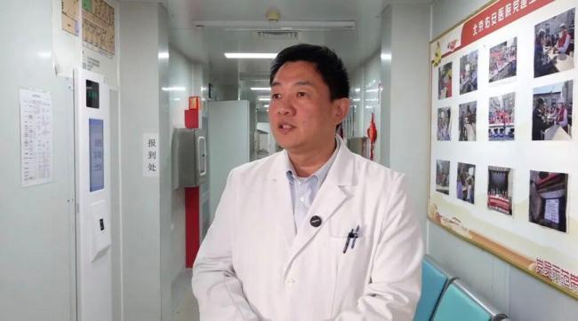 女子拆快递后不洗手揉眼睛致疱疹