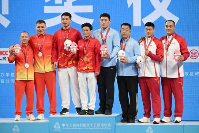 李一鸣为重庆拿下全运会首金 奋斗精神见证成长