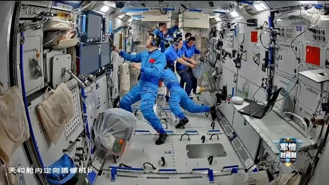 航天员延期返回 中国9天vs美国9个月 太空应急显实力