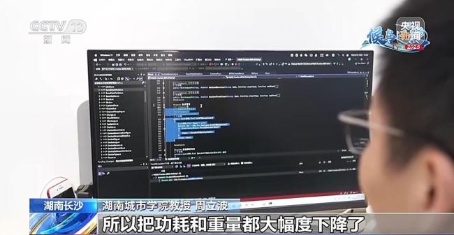 科学家发现斑尾塍鹬能穿越超强台风，它为何能不吃不喝连气儿飞完1.3万公里