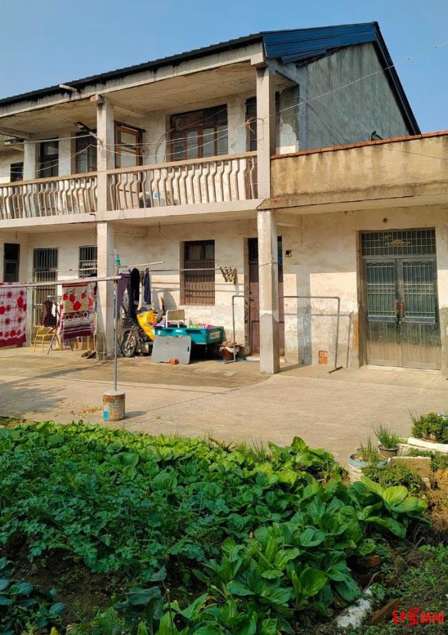 男子打92岁痴呆母亲被刑拘 邻居发声 家庭矛盾曝光