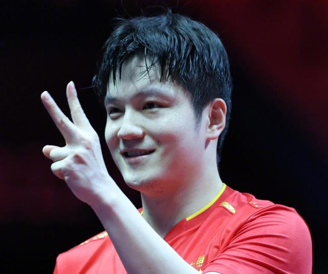 邓亚萍祝贺樊振东蝉联全运会男单金牌 王者归来再展雄风