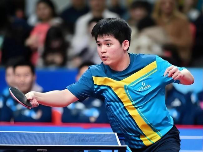 樊振东主动陪林诗栋练球 世界冠军的传承与指导