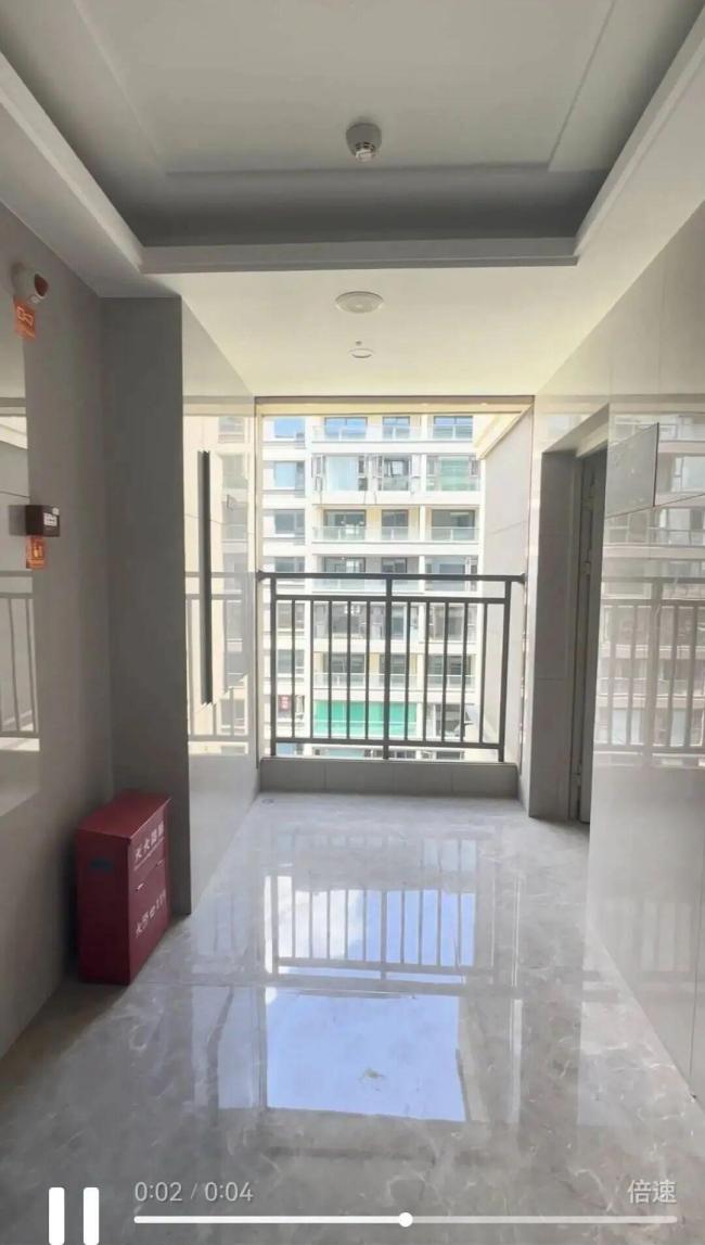 女子爆改公用电梯厅 律师提醒 改造需合法合规