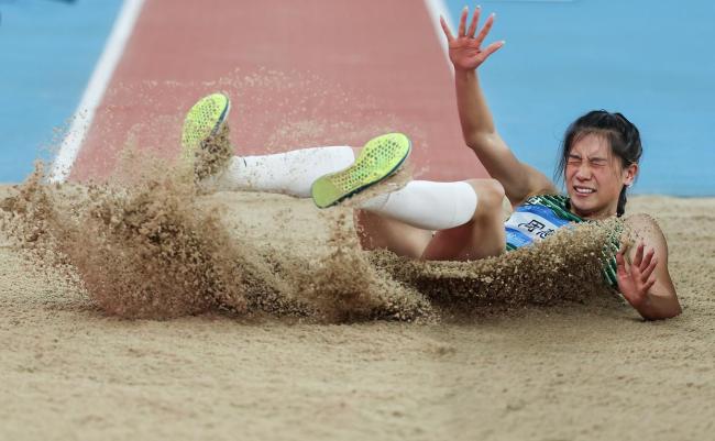 周慧夺得全运会女子三级跳远金牌 江苏队荣耀时刻
