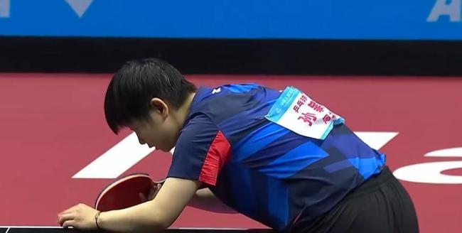 孙颖莎首局11比7