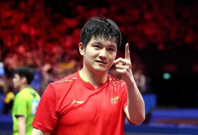 邓亚萍祝贺樊振东夺冠 实力超群