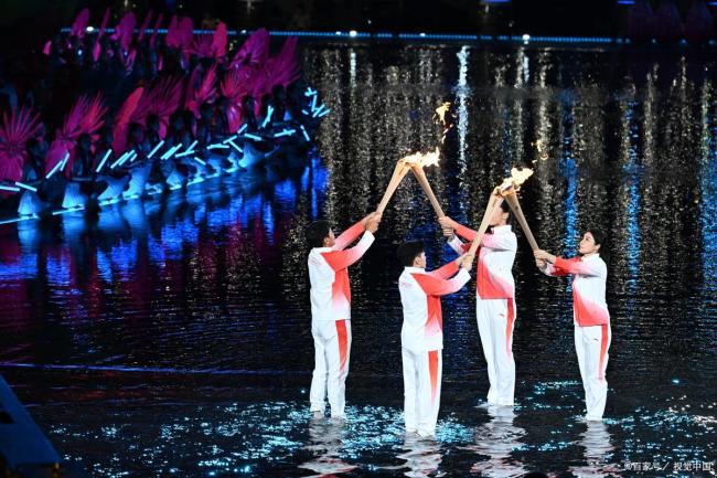 全运会的这些瞬间太难忘 三地同心共燃圣火