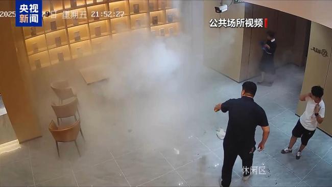 充电宝起火事件频发 安全隐患需警惕