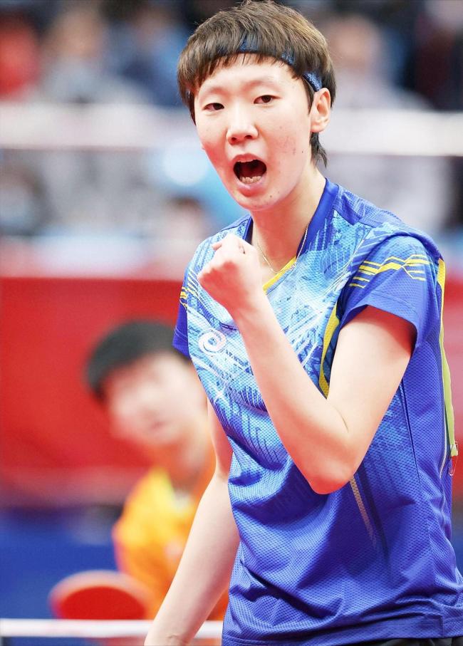 王曼昱父亲卖肉夹馍供她成奥运冠军