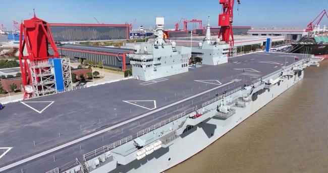 四川舰首次海试意义有多重大 开启海军转型新篇章