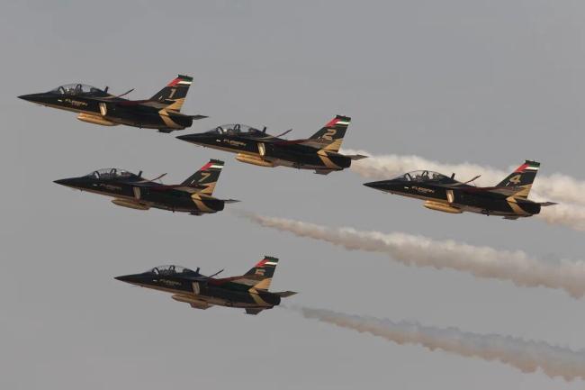 国产教练机成为迪拜航展主角意味啥 中国智造闪耀国际舞台