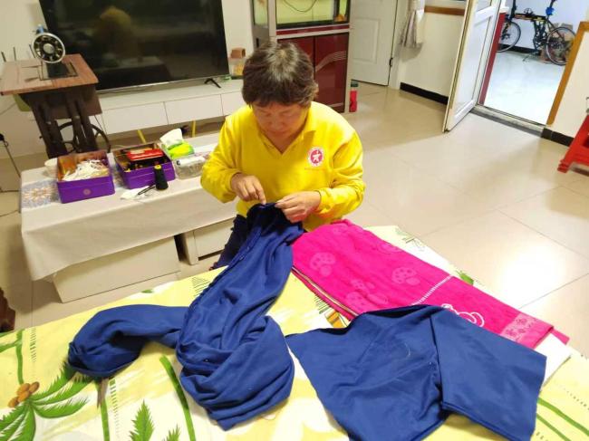 当公交站台的金属座椅穿上了棉衣 温暖市民心