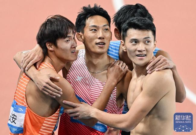 男子400米栏龚德滨夺冠 刷新全国纪录