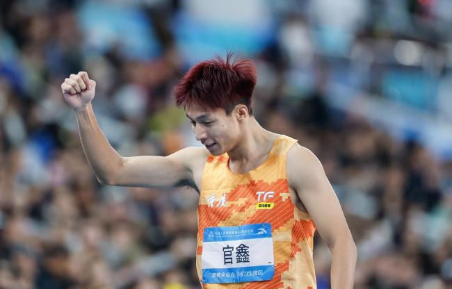 田径名目男人200米决赛施君强取冠 广东队包揽冠亚