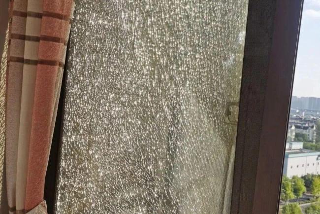 浙江同一楼内5户人家接连起火 烟头引发火灾链