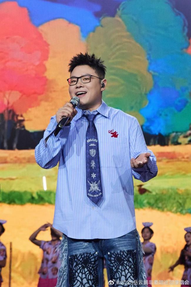 岳云鹏伦敦演出偶遇河南老乡 乡音互动暖人心