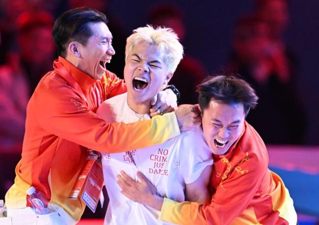 20岁王瑞苗霹雳舞夺金 妈妈激动到哭