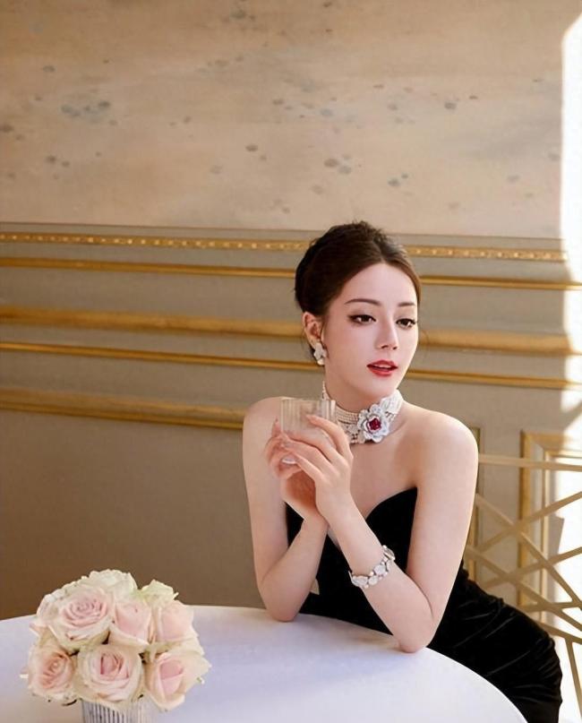 迪丽热巴播剧粉丝精神状态