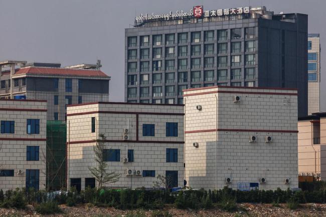 缅军突袭诈骗园区 查扣近万部手机 逮捕346名涉诈分子