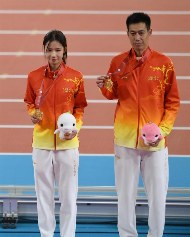 清华高颜值00后学霸全运会夺冠 从第八到冠军的华丽蜕变