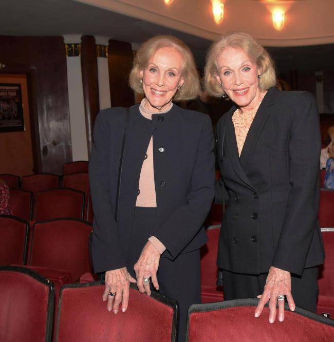 德国双胞胎姐妹同日离世 一生相伴终同归