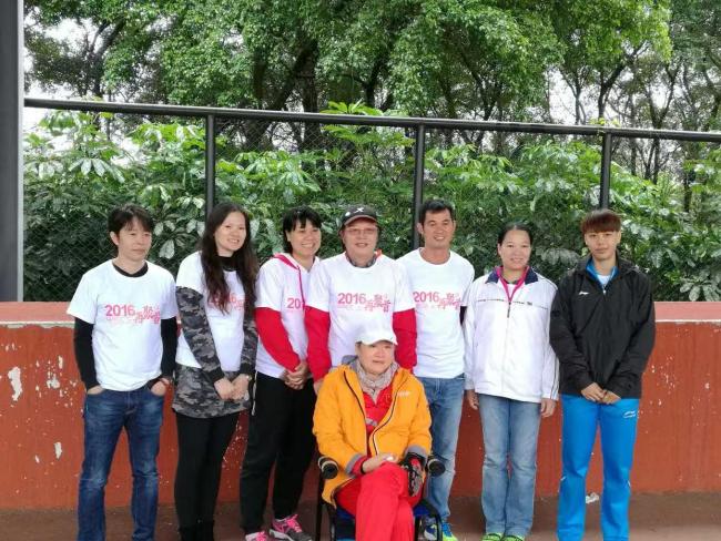 刘景扬母女的追梦之路 从闹钟到冠军