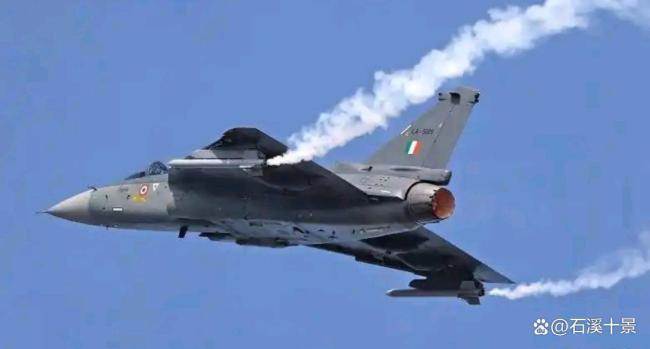 印度光辉战机为何会在迪拜航展坠毁 纸袋接油尴尬现场