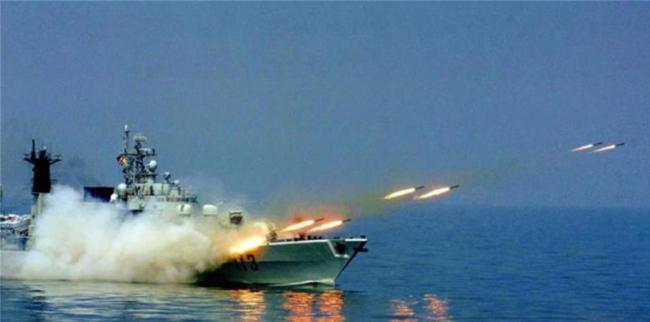 专家：高市言行将日本引入外交困境 民众怒吼抗议