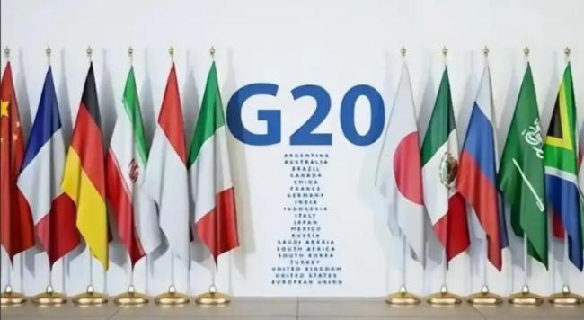 高市早苗会前花几个小时挑衣服 迟到引发关注