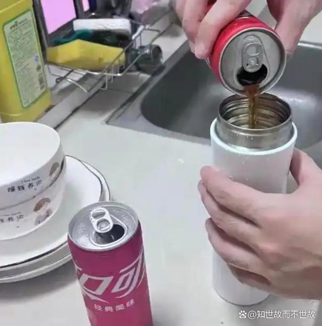 养生的保温杯可能变身“定时炸弹” 正确使用避免风险