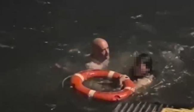 屈臣氏CEO在香港救起墜海女子 48秒英勇救援