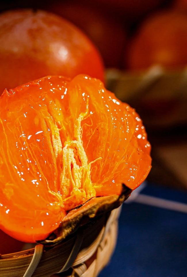 柿子虽好，哪类人不适合多吃？