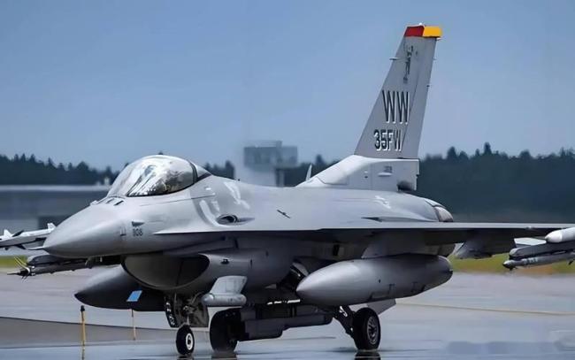 俄军迷如何看待印度光辉战机坠毁 飞行表演变悲剧