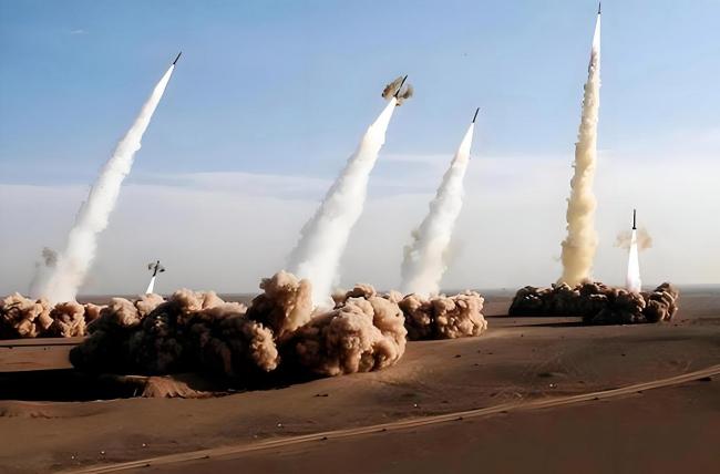 中國(guó)軍號(hào)發(fā)布視頻:導(dǎo)彈起豎震撼全球