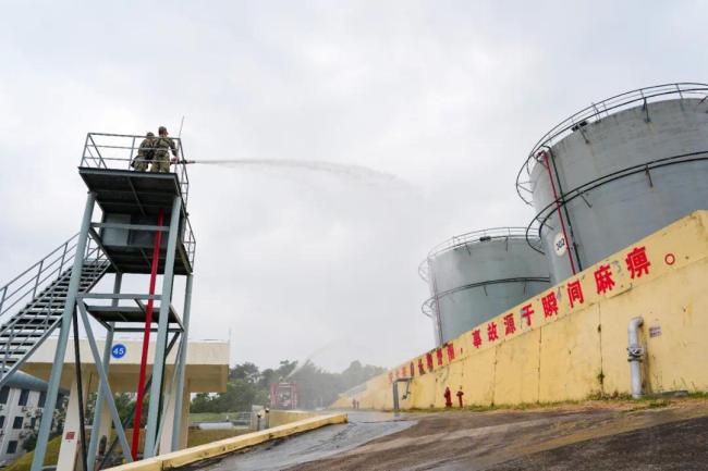 艦艇編隊“遭襲”！直擊後裝綜合保障演練現場