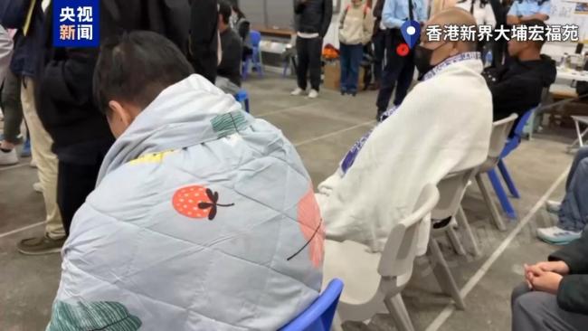 港澳辦:全力支持特區(qū)政府救災 消防英雄何偉豪英勇犧牲