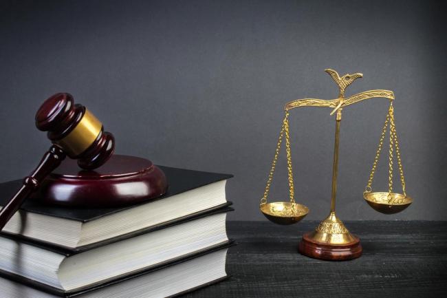 女教師被60歲男友殺害案 二審開庭引發(fā)關注