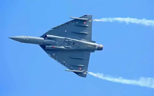 印度称“光辉”战机全球最安全 争议言论引关注