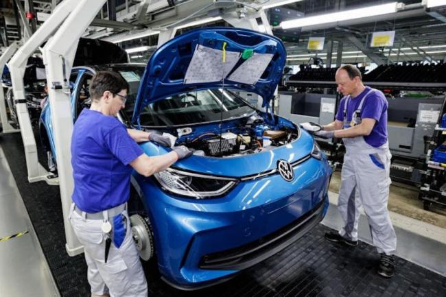 普京亲自带货中国电动车 欧洲汽车工业的警世恒言