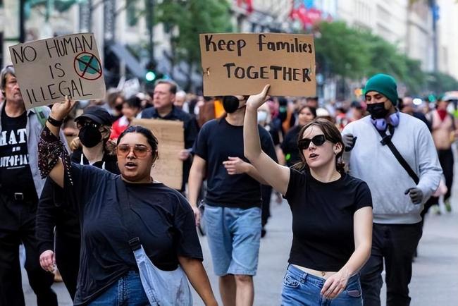 特朗普移民禁令背后的美國困局 標簽政治再現