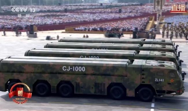 日本“撐傘架槍” 解放軍有底氣 三大殺器震懾日本