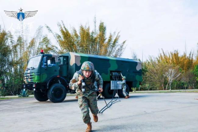 東部戰(zhàn)區(qū)演練超燃大片來了 全領域綜合演練礪精兵