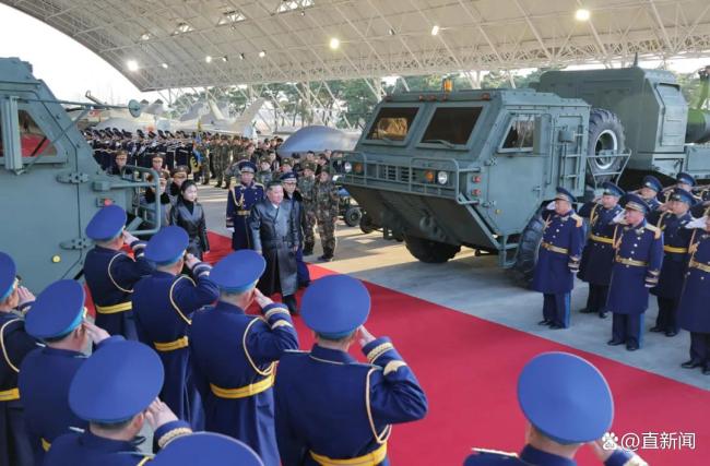 金正恩携女穿“亲子装”出席活动 庆祝空军成立80周年