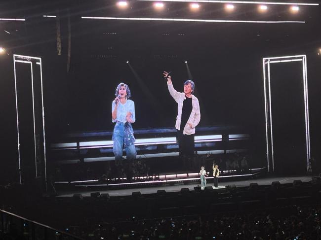 林子祥叶蒨文成都合体开唱 白头到老深情对话